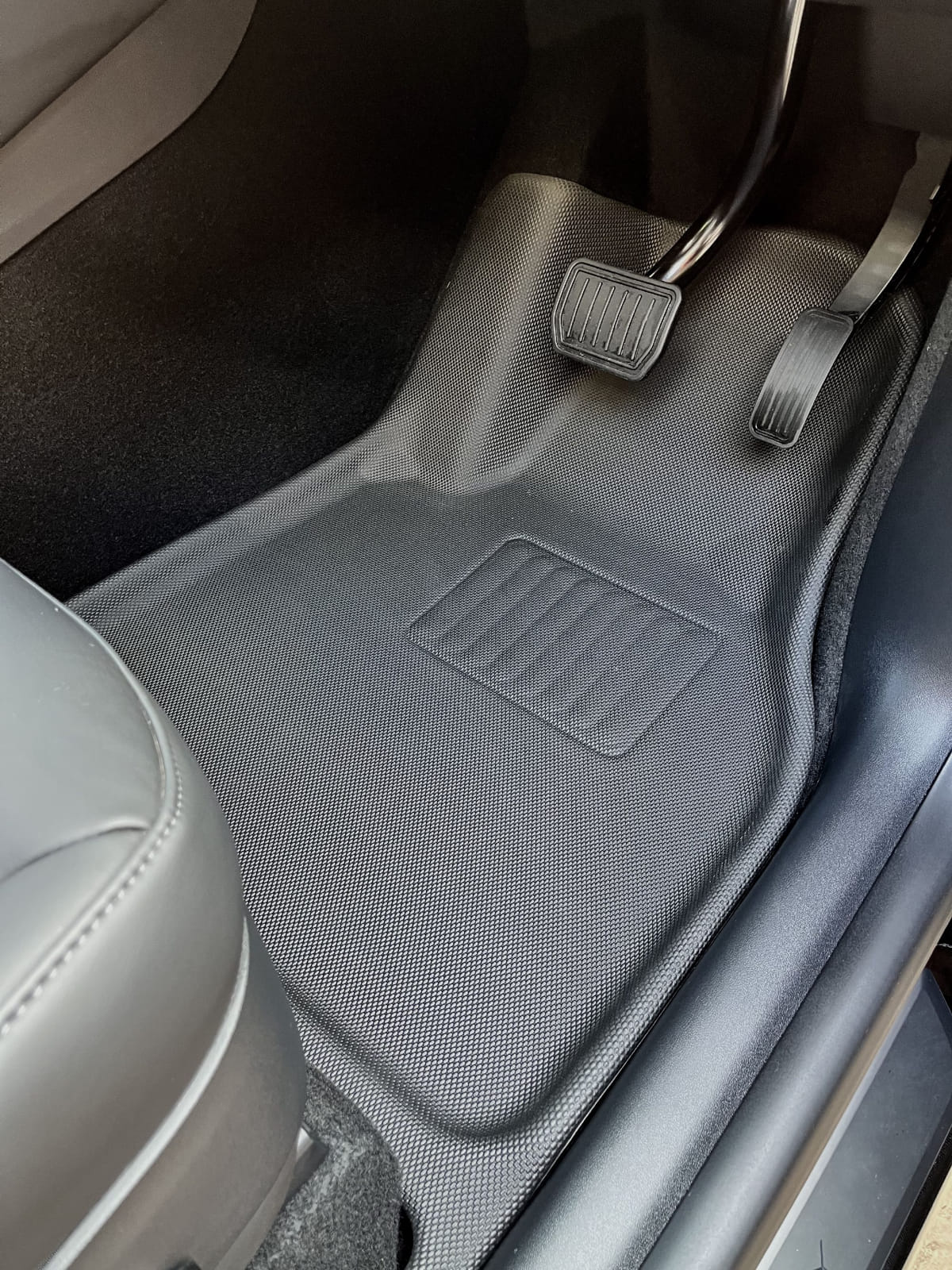 Tesla Model Y : Tapis de sol intérieur toutes saisons (caoutchouc 3D-TPR),  RHD (UK - Torque Alliance)